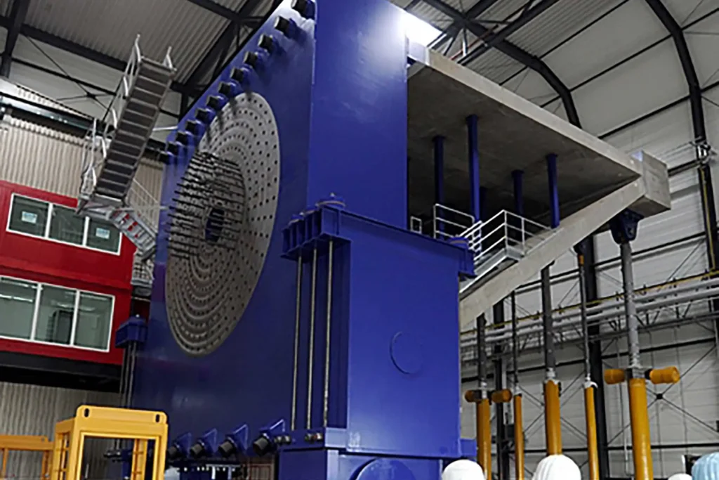 SIBAU Genthin GmbH & Co KG - Bauen auf Erfahrung - Referenzen - Stahlsonderbau - Kippblock-Windturbine