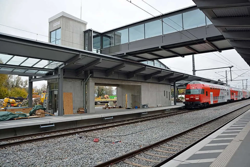 SIBAU Genthin GmbH & Co KG - Bauen auf Erfahrung - Referenzen - Brückenbau - Bahnhofsüberführung Lindau-Reutin