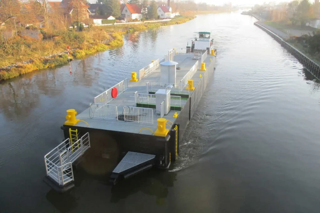 SIBAU Genthin GmbH & Co KG - Bauen auf Erfahrung - Referenzen - Stahlwasserrbau - Lotsenanleger